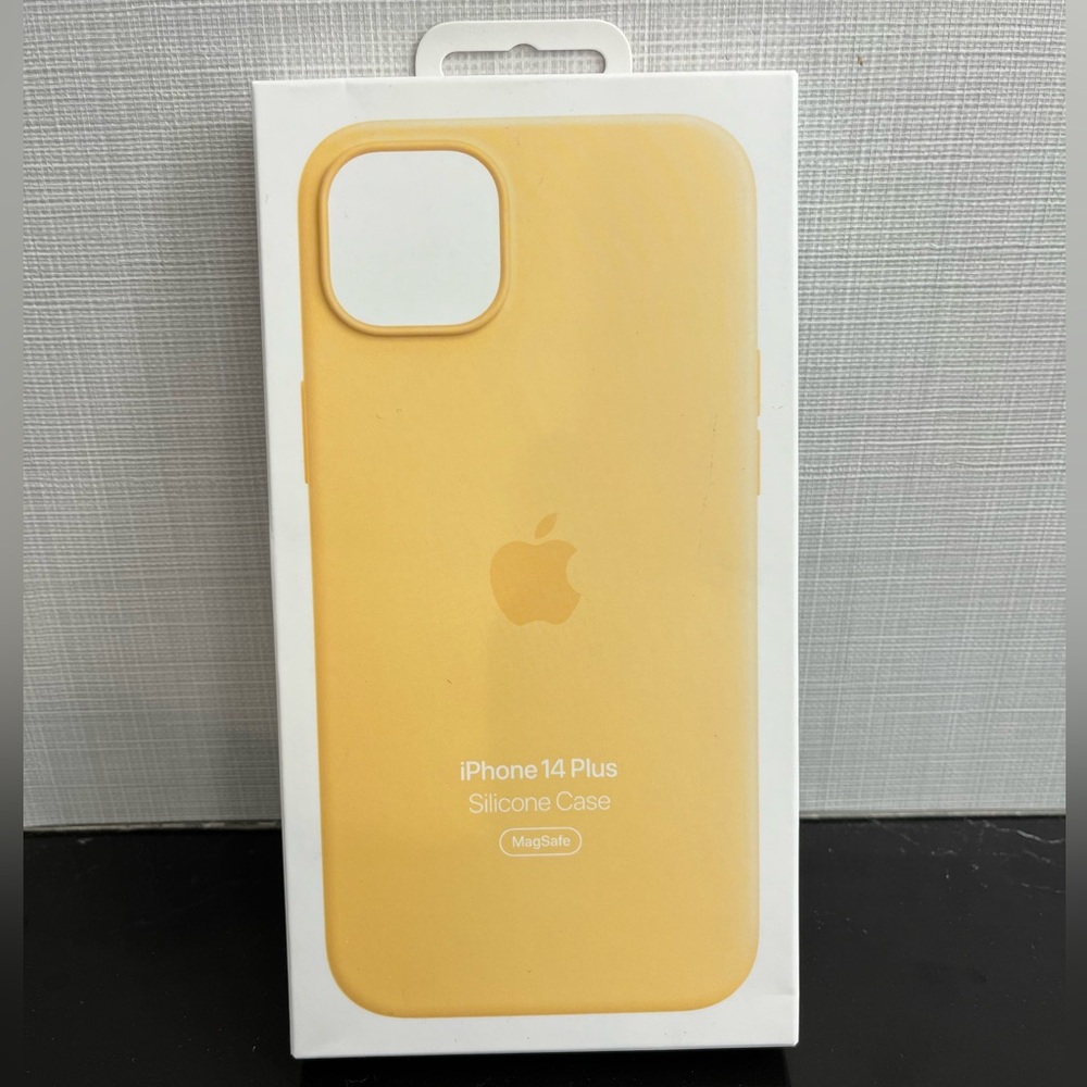 iPhone 14 Pro Silicone Case with MagSafe (Brand New Sealed Box-Never Opened)